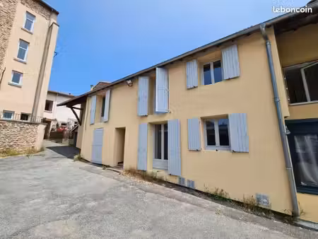t2 rénové + cave  centre de st martin en haut