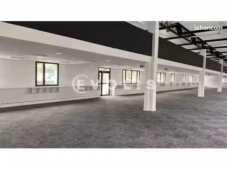 bureaux 1 826 m²