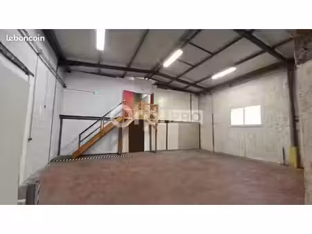 local d'activité 367 m²