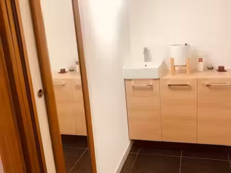 local commercial - bureau - cabinet