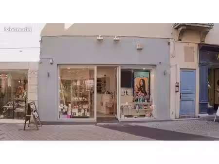 local commercial rénové – rue maréchal foch – bourg-en-bresse – 55 m²