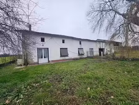 vente maison 4 pièces 125 m² à montguyon (17270)  59 360 €