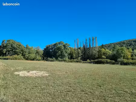 terrain 800 m² revonnas