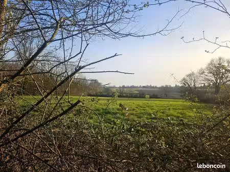 terrain 1 076 m² mezeriat