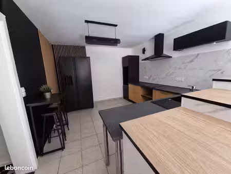 appartement de 123m2 renové  balcon vue dégagée cave  dpe d
