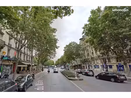 boutique 66 m² paris