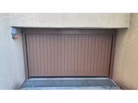 place de parking en sous-sol sécurisé - modifiable en box