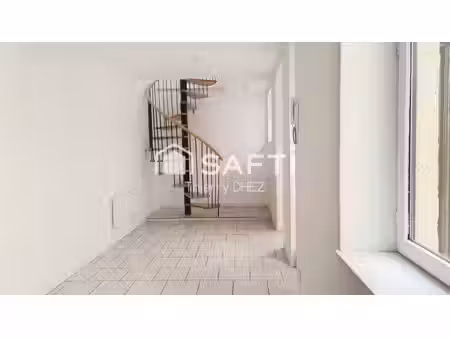 proximité centre-ville et métro  t2 rénové en duplex de 45m² avec extérieur de 12m²