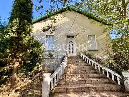 a vendre : belle opportunité à foix  maison à rénover avec jardin