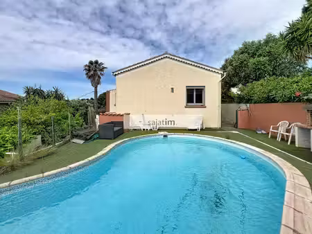 villa de 138 m² composée d'un t3 et d'un t1 avec piscine
