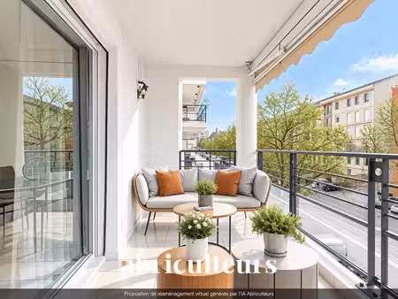 bel appartement baigné de lumière avec grand balcon de plus de 10 m² en vente à bron (6950