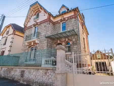 maison de ville 4 pièces 130 m²