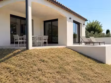 maison récente 3 chambres 800 m2 de terrain vue sur toute la vallée