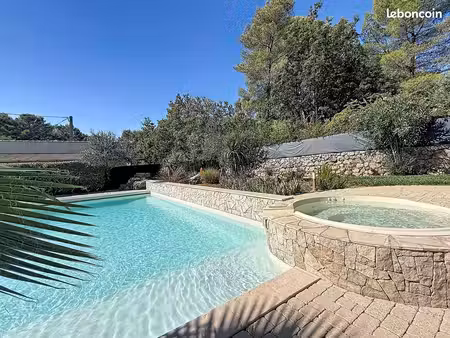 villa 7 pièces 184 m²
