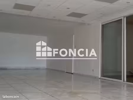 local commercial 109m² à louer 830 - charleville mezieres 08000