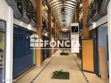 local commercial 96m² à louer 650 - charleville mezieres 08000