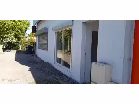 local commercial à ste savine