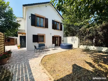 pavillon 4 pièces 104 m²