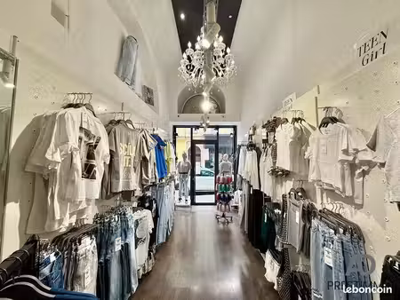 boutique 60 m² bastia