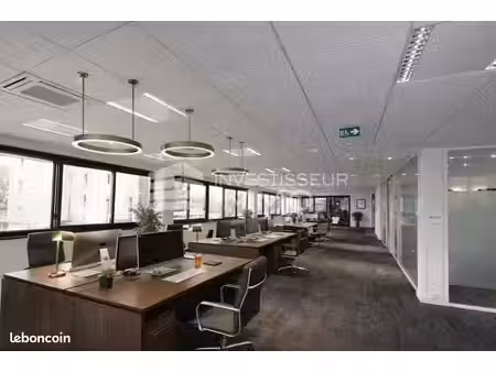 bureau 60 m²
