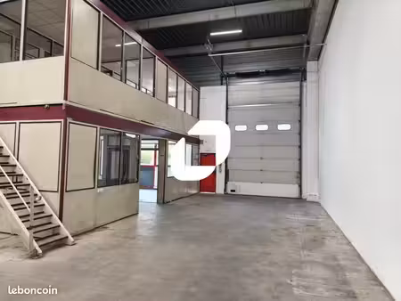 local d'activité 317 m²