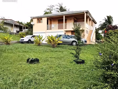 immeuble 240 m² ajoupa-bouillon