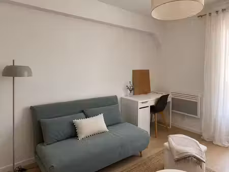 studio rénové 30 m² avec grande terrasse – angoulême victor-hugo