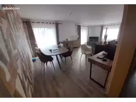 appartement rénové 99 m² – aurillac (quartier nouvelle poste)