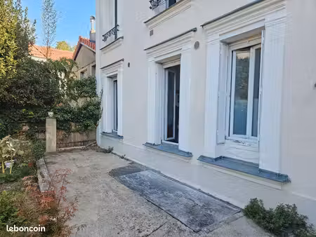 appartement 2 pièces avec grande terrasse