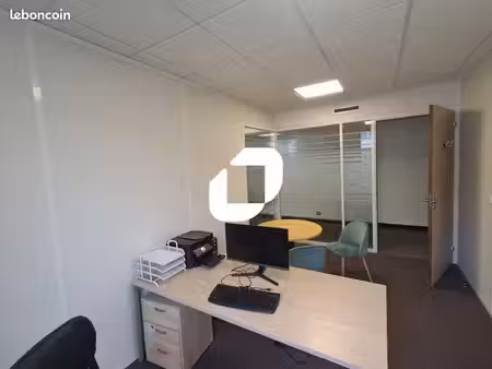 bureau 100 m²