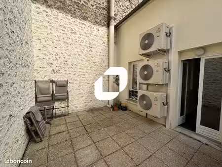 bureaux 141 m²