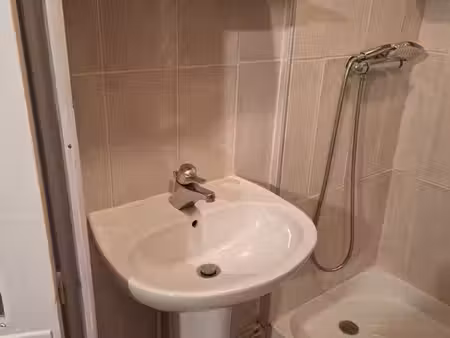 maison grand t2 propre 55m² centre ville avec cour