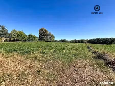 terrain 1872 m² sadroc