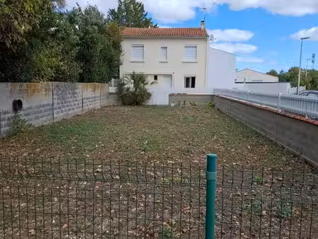 maison pleine de potentiel avec 3 chambres   bureau et jardin de 550 m2 - a 5 minutes de l