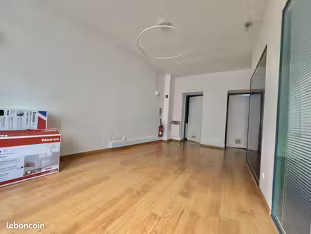 local 70 m² dijon