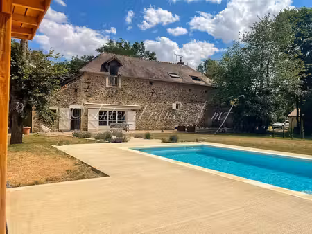 vente  maison de caractère avec piscine  grande grange sur terrain de plus de 1 7 hectare