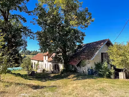 ancien corps de ferme  domaine de charme avec plus de 2 hectares en allier  auvergne