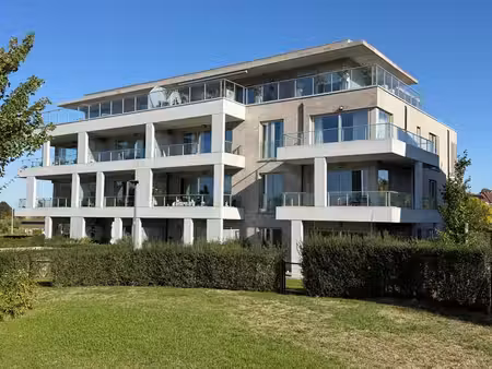 superbe rez de chaussée 3 ch avec splendide terrasse