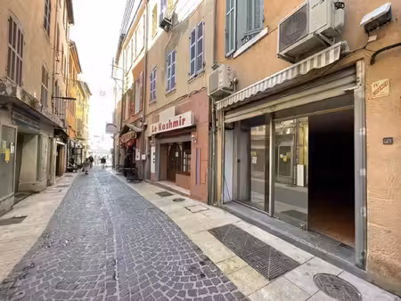 location commerce 59 m² à la ciotat (13600)