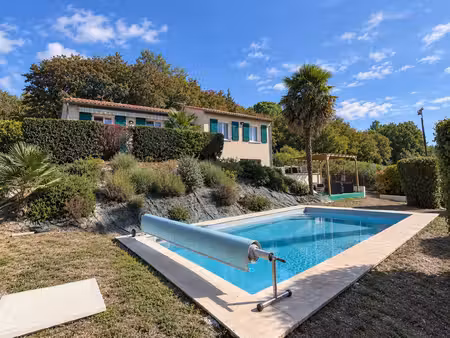 maison 3 chambres  piscine et grand sous-sol à mornac