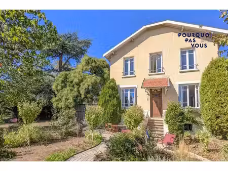 maison de charme de 200m² avec jardin
