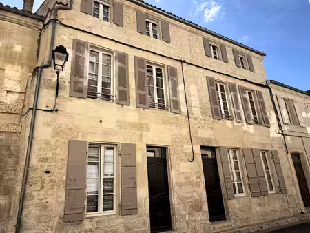 saintes centre  quartier historique recherché