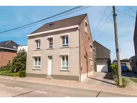 maison familiale spacieuse avec 5 chambres  annexe multifon