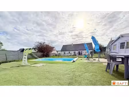 maison avec sa piscine