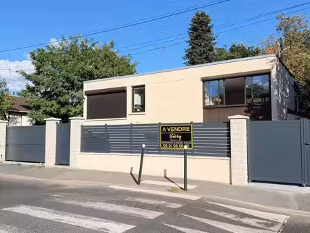 maison 8 pièces 217 m²