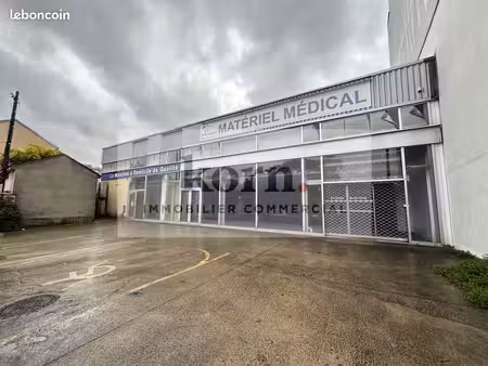local commercial 801 m²