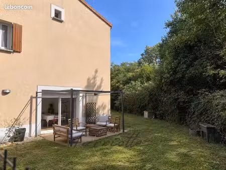 villa 4 pièces 95 m²