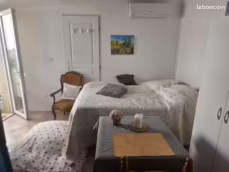 studio attached a une maison