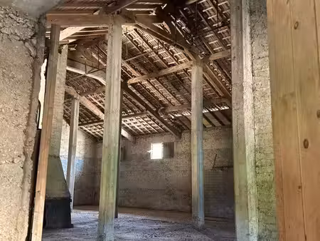 local entrepôt 240 m2