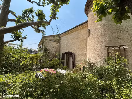 superbe propriété familiale de 330m2 dans un écrin de nature